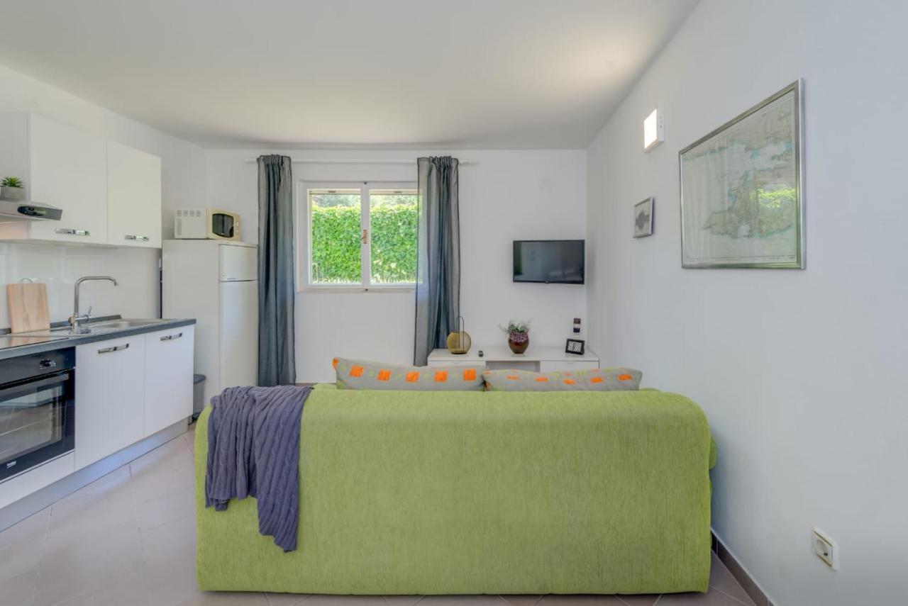 Holiday Home Kalinic スラティネ エクステリア 写真